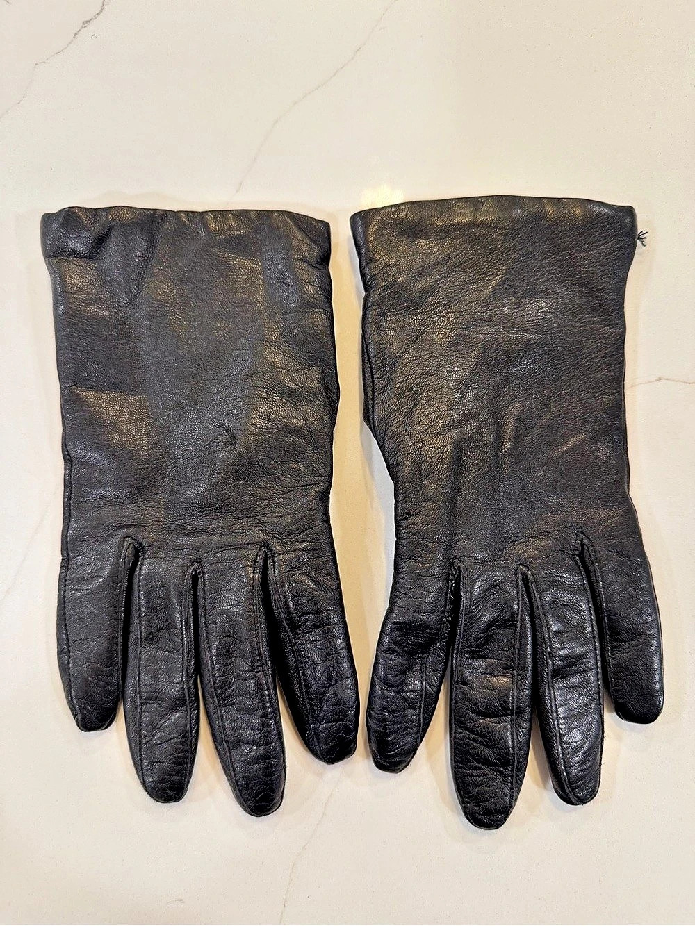 Lord & Taylor Women’s Black Leather Gloves with Cashmere Lining Size 6.5